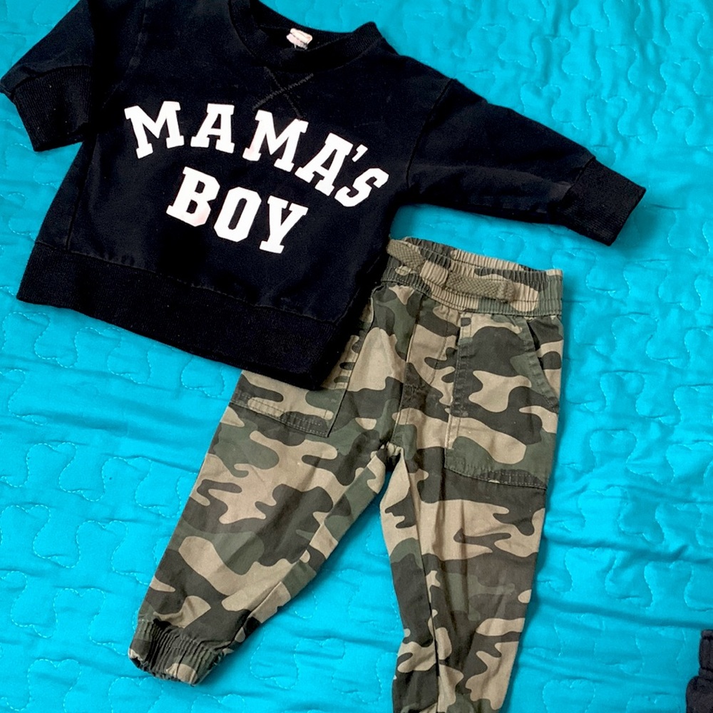 Mamás boy sweater 12mo and cameo pants set